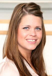 Naomi Palmer - Headshot